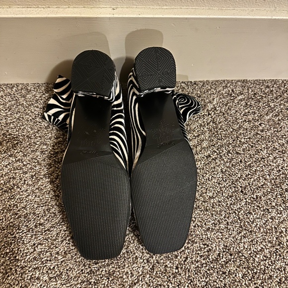 Vintage Pyschedelic Velvet Ankle Boots | Size 8.5 - Picture 6 of 6